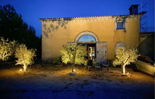 Viesnīcas āriene, Awesome Home In Cazelles, Agel in Agel