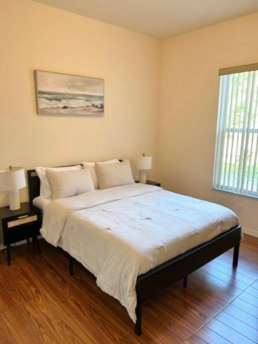 Quiet Naples retreat suite with pool - 1 or 2 bedrooms in Orangetree (FL)