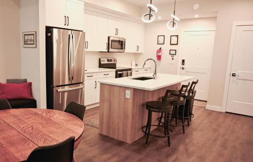 مطبخ, New Vaulted Ceilings 3 Beds AC Views in Downtown Golden