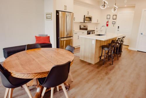 المرافق, New Vaulted Ceilings 3 Beds AC Views in Downtown Golden