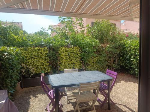 T2 Rénové avec Terrasse et Parking Sécurisé
