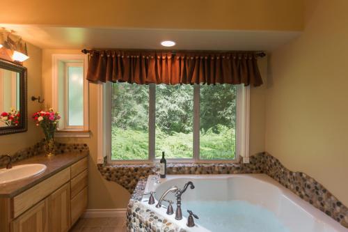 A Hidden Haven Cottages in Port Angeles