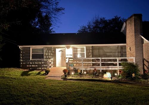 Cozy 1-Bedroom Haven in Knoxvilles Heart in Knoxville, USA