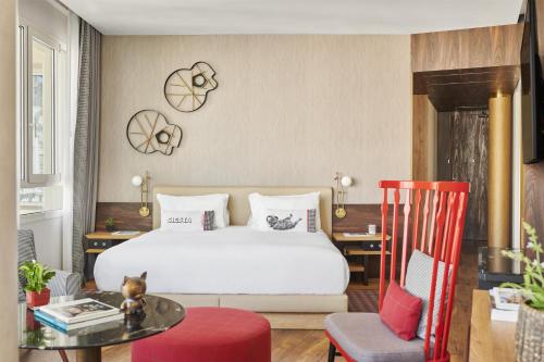 room detail thumbnail 1