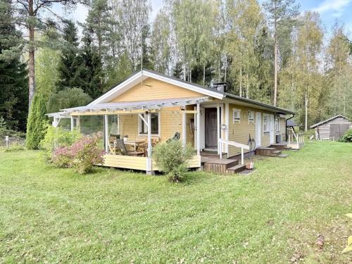 Sopiva Mökki Lähellä Tuurin Kyläkauppaa (Sopiva Mokki Lahella Tuurin Kylakauppaa) in 阿拉武斯