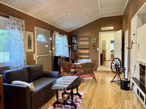 Sopiva Mökki Lähellä Tuurin Kyläkauppaa (Sopiva Mokki Lahella Tuurin Kylakauppaa) in 阿拉武斯