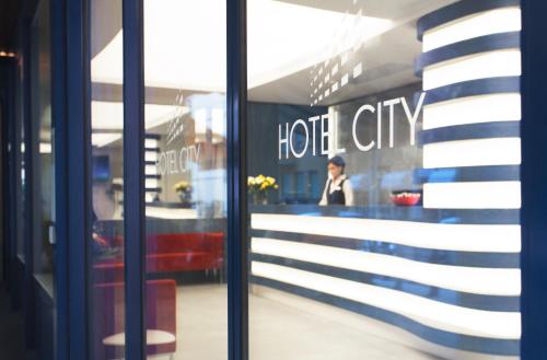 Hotel City Locarno - Hôtel - Locarno