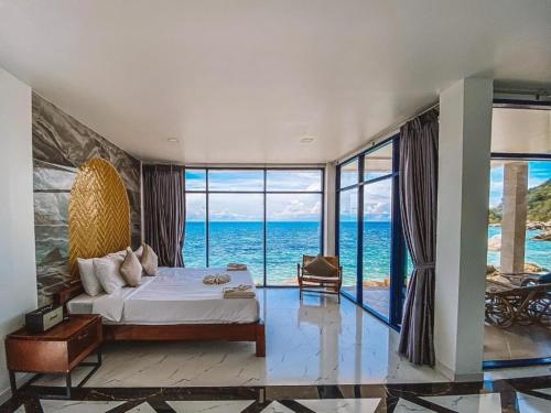 P.D. Beach Resort in June Juea Bay