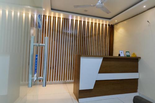 Facilities, Hotel Stayland Inn in Andheri West