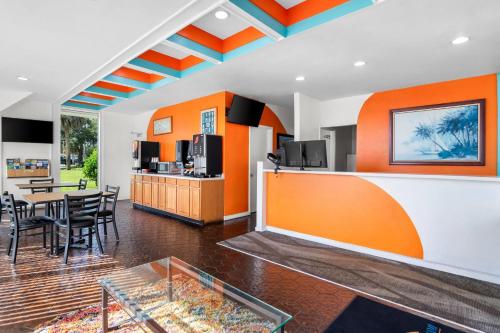Howard Johnson by Wyndham Vero Beach / Downtown in Vero Beach, USA