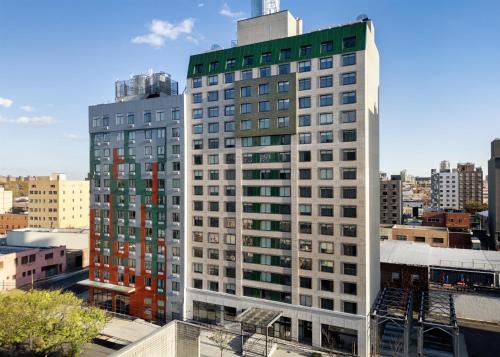 DoubleTree by Hilton Long Island City New York - image 2
