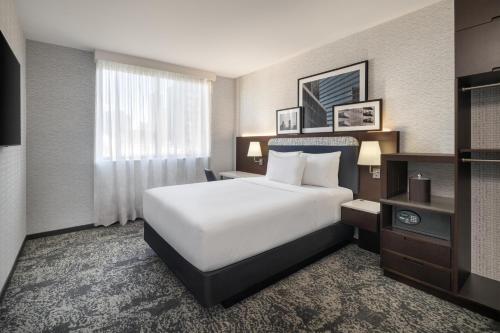 DoubleTree by Hilton Long Island City New York in Long Island City