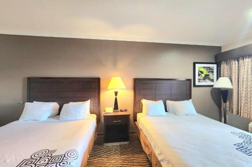 Best Western Inn Navasota - image 12