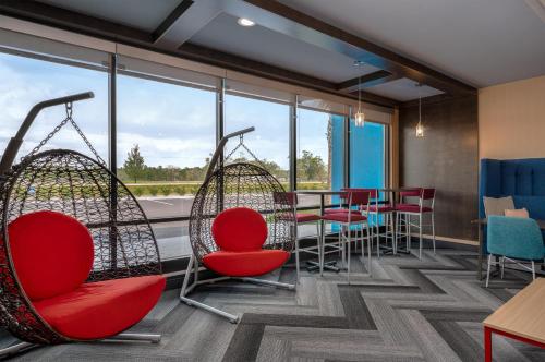 Lobby, Tru by Hilton Brunswick in Brunswick