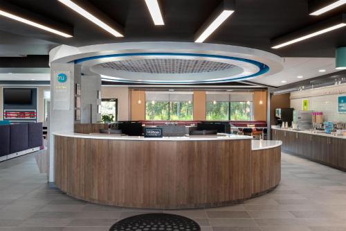 Lobby, Tru by Hilton Brunswick in Brunswick