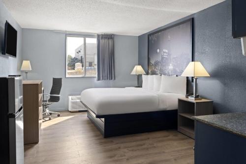 Super 8 by Wyndham Fort Wayne in Fort Wayne