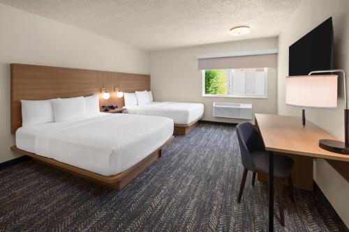 Ramada by Wyndham Merced in Merced (CA)