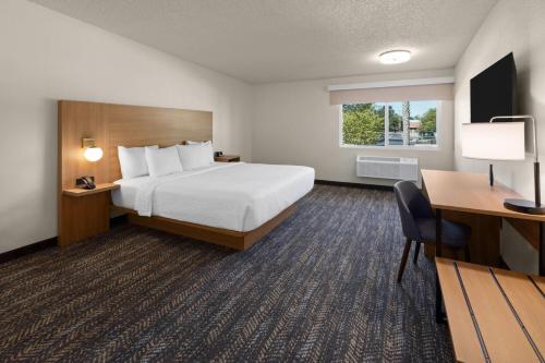 Motel 6-Merced CA - image 9