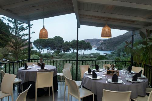 Cala Joncols - Hotel - Restaurante - Chiringuito