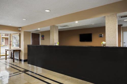 Days Inn by Wyndham Dallas Irving - image 3