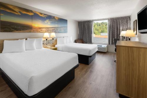 Days Inn by Wyndham Cambridge - image 12