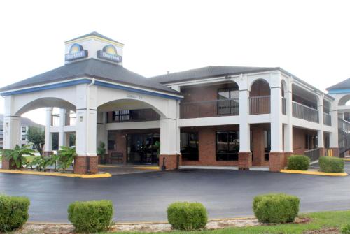 Days Inn by Wyndham Franklin in Franklin, USA
