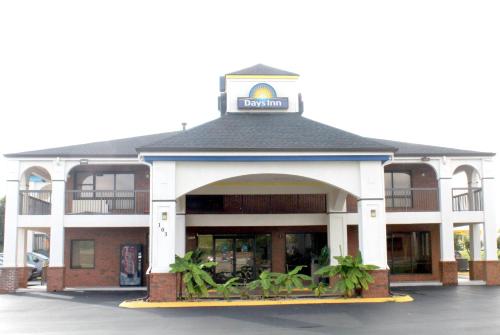 Days Inn by Wyndham Franklin in Franklin, USA