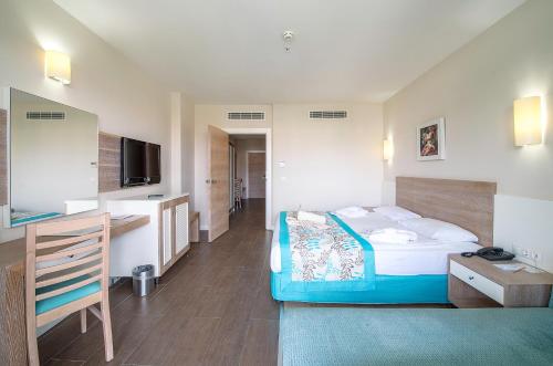 Crystal Sunrise Queen Luxury Resort & Spa - image 2