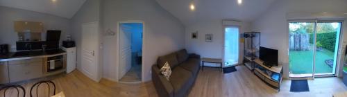 Petite maison au calme tout confort in ชาลอง