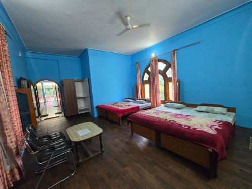 2 double beds