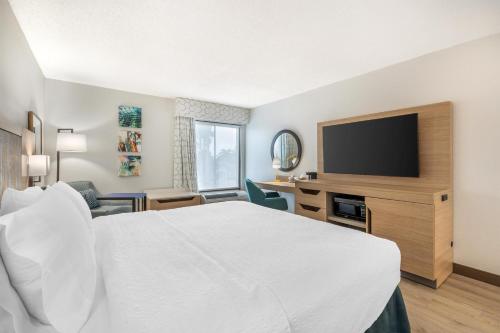 Hampton Inn Fort Myers-Airport & I-75 - image 9
