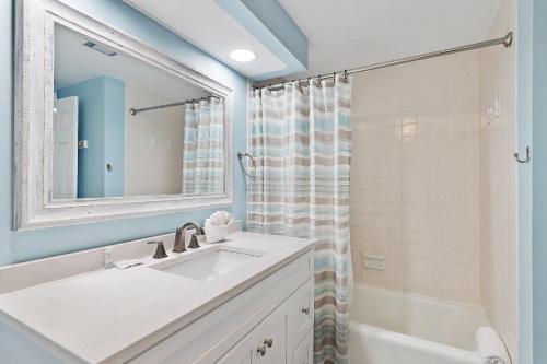Surfside Resort 1409 by RealJoy Vacations - image 35