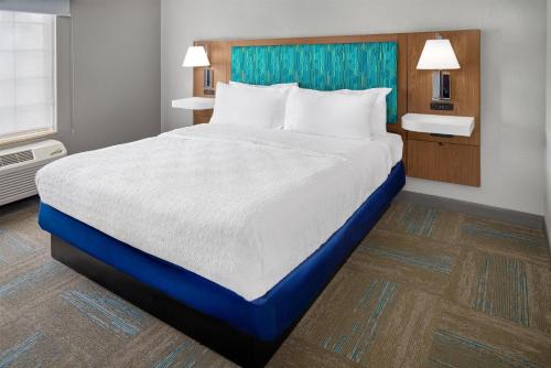 Hampton Inn Kansas City The Legends - image 7