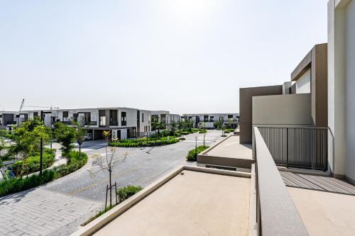 Modern Townhouse in Tilal Al Ghaf I Aura Gardens - image 12
