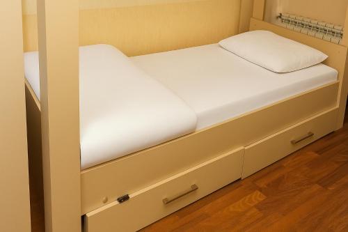 4 bunk beds