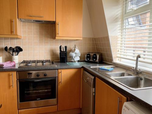 31b St Leonards Road - 2 bed with balcony, Windsor (zdjęcie 3)