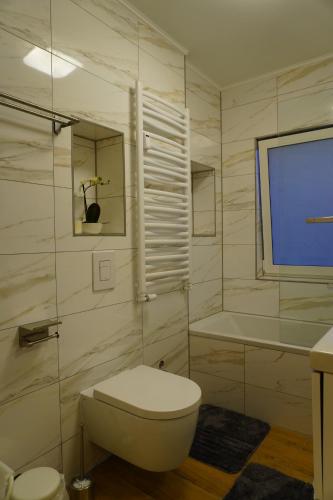 Zuhanyzó, Modern Comfort Apartment in Anklam - Central Location in Anklam