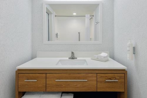 Home2 Suites By Hilton Nokomis - image 6