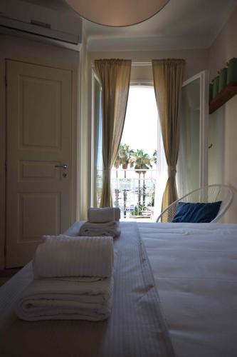 Deluxe Double Room with Balcony and Sea View