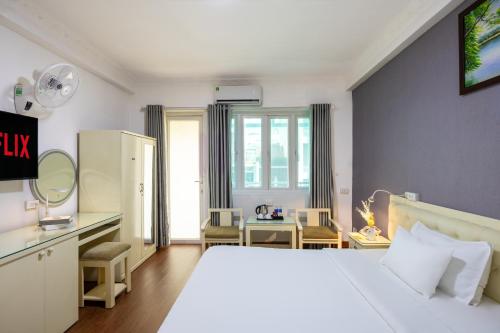 room detail thumbnail 1