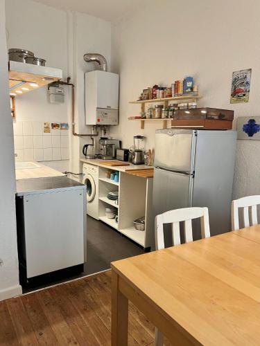 Konyha, Messe-Apartment in ruhigem Hinterhof Nordstadt in Nordstadt