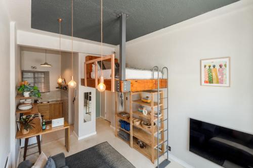 Modern City Loft - Walk & Explore