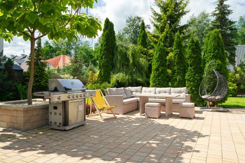 Létesítmények, Golden Villas - Elegant Family Villa with Garden near Warsaw in Kobylka