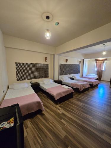 room detail thumbnail 0