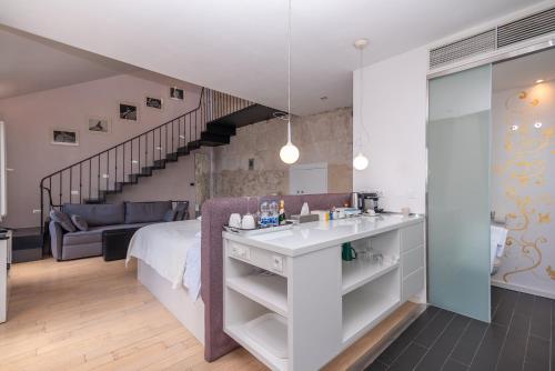 Riva Luxury Suites, Split (photo 10)