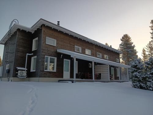 Villa kuukkeli paritalossa in 索特卡莫