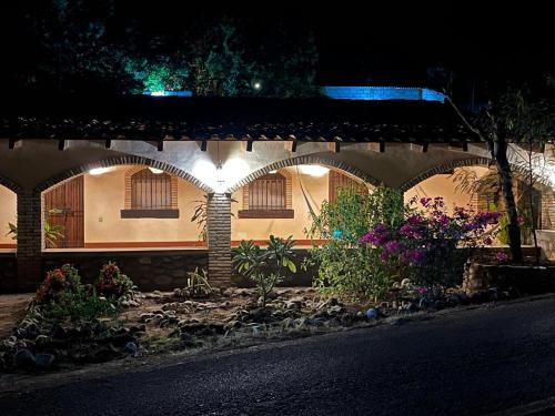 Dārzs, Casa Rustica en la Reserva Tehuacán-Cuicatlán (Casa Rustica en la Reserva Tehuacan-Cuicatlan) in Santo Domingo Yanhuitlán