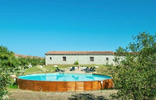 Lofts with private outdoor area and swimming-pool in Badesi, Badesi (foto 3)