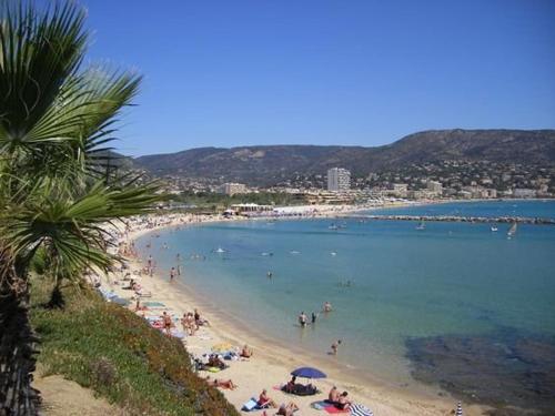 T2 climatisé proche plage avec garage, Bormes-les-Mimosas - FR-1-803-29 (T2 climatise proche plage avec garage, Bormes-les-Mimosas - FR-1-803-29) in บองเมอ เลส โมซาส