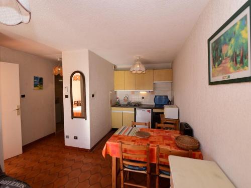 T2 climatisé proche plage avec garage, Bormes-les-Mimosas - FR-1-803-29 (T2 climatise proche plage avec garage, Bormes-les-Mimosas - FR-1-803-29) in บองเมอ เลส โมซาส